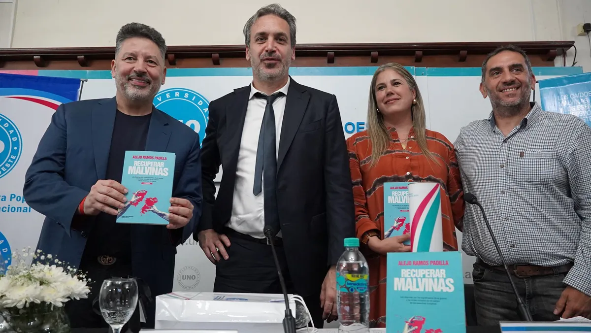Presentacion-de-RECUPERAR-MALVINAS-en-la-UNO-1