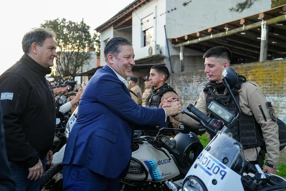 Foto Menéndez y Kicillof inauguraron obras y refuerzan la seguridad en Merlo (4)